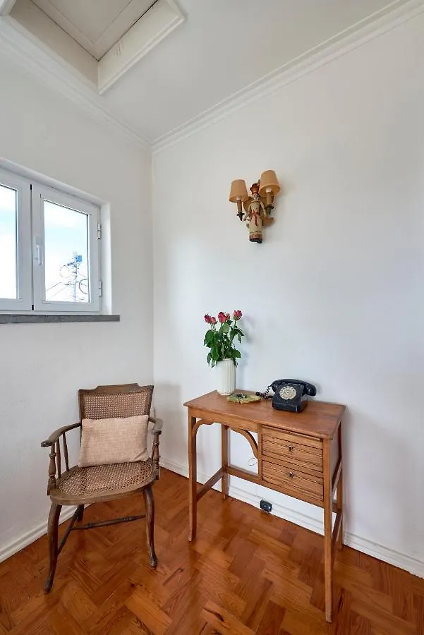 Bright Apartment With Garden In Cascaes Portugal